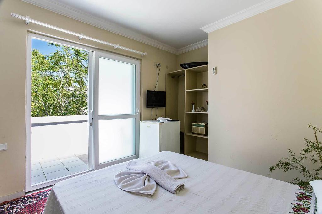 Laguna Otel Pansiyon Izmir Rum bild
