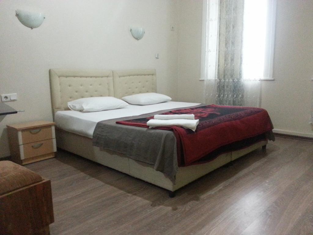Laguna Otel Pansiyon Izmir Rum bild